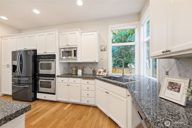 11824 158th Avenue NE, Redmond, WA 98052