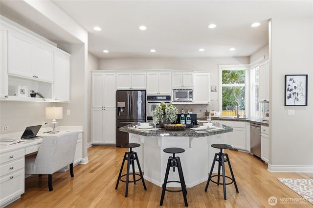 11824 158th Avenue NE, Redmond, WA 98052
