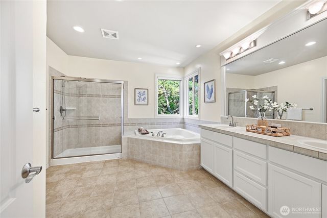 11824 158th Avenue NE, Redmond, WA 98052