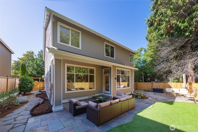 11824 158th Avenue NE, Redmond, WA 98052