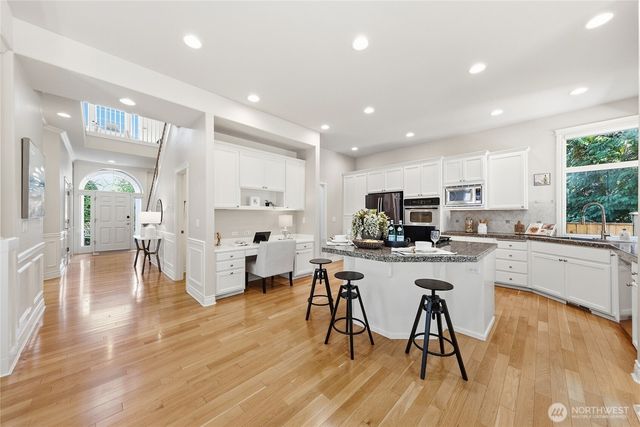 11824 158th Avenue NE, Redmond, WA 98052