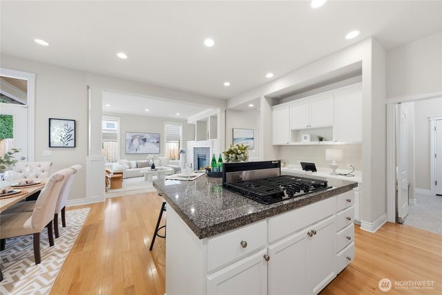 11824 158th Avenue NE, Redmond, WA 98052