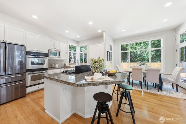 11824 158th Avenue NE, Redmond, WA 98052