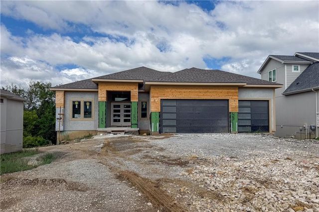 9926 Brockway Street, Lenexa, KS 66220