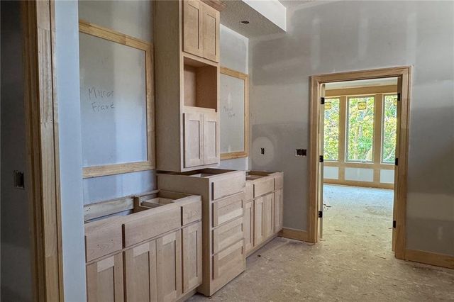 9926 Brockway Street, Lenexa, KS 66220