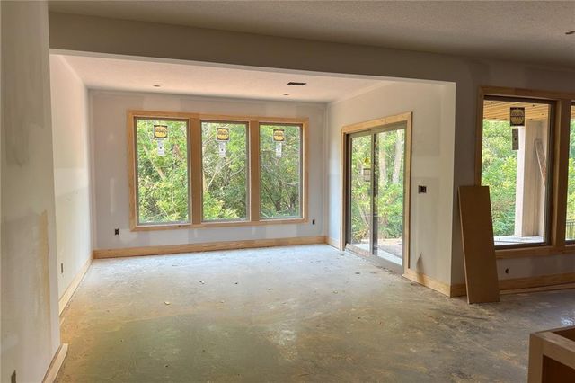 9926 Brockway Street, Lenexa, KS 66220