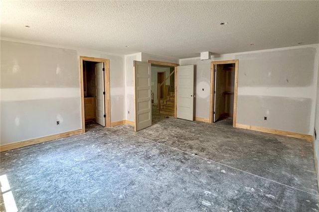 9926 Brockway Street, Lenexa, KS 66220