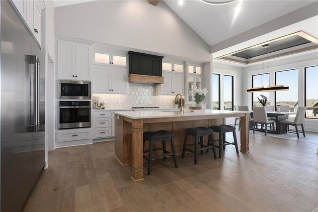 9926 Brockway Street, Lenexa, KS 66220