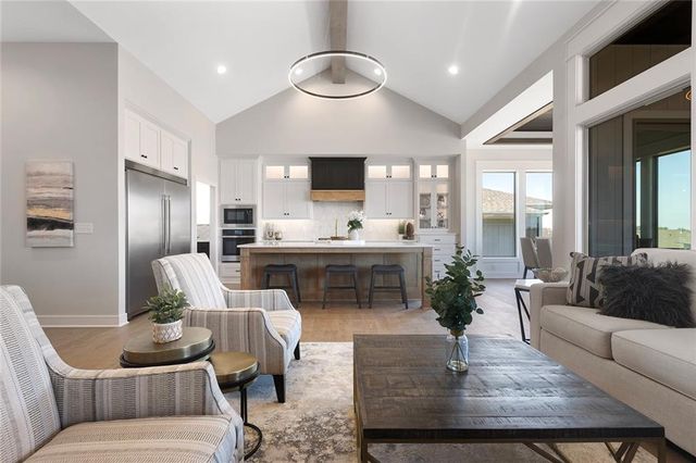 9926 Brockway Street, Lenexa, KS 66220