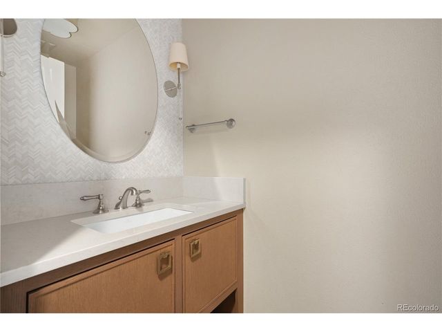 5586 E Mineral Ln, Centennial, CO 80122