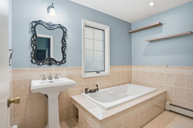 24 Mountain Road, Cornwall On Hudson, NY 12520