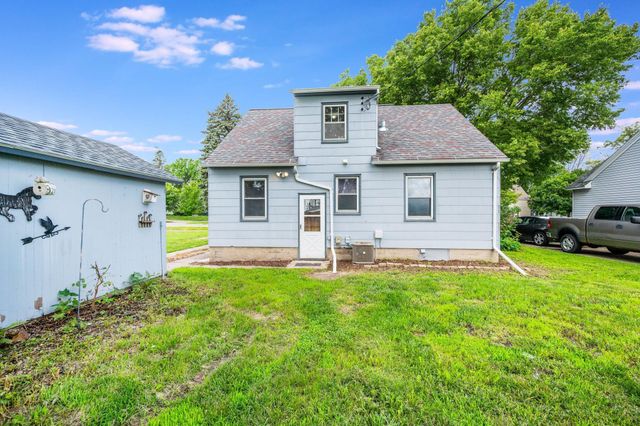 906 N Prairie Avenue, Fairmont, MN 56031