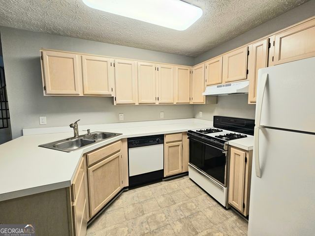 2734 Highland Ridge NW, Kennesaw, GA 30152