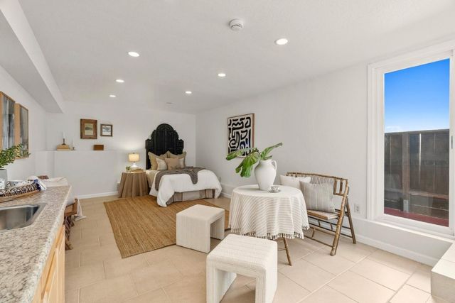 1100 Glacier Avenue, Pacifica, CA 94044