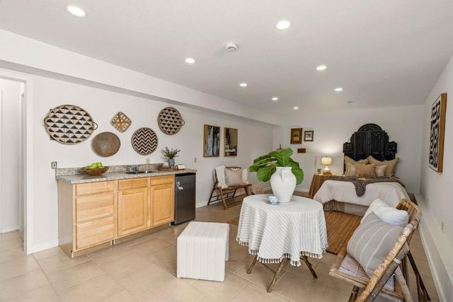 1100 Glacier Avenue, Pacifica, CA 94044