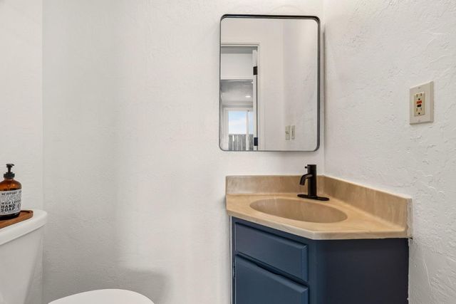 1100 Glacier Avenue, Pacifica, CA 94044