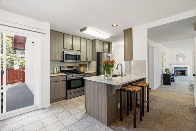 1100 Glacier Avenue, Pacifica, CA 94044