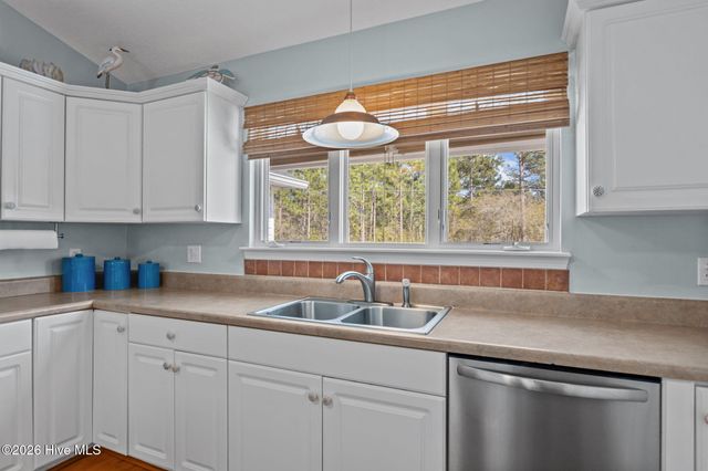 120 Robin Crescent, Cape Carteret, NC 28584