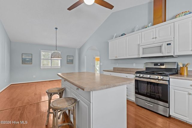 120 Robin Crescent, Cape Carteret, NC 28584