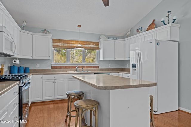 120 Robin Crescent, Cape Carteret, NC 28584