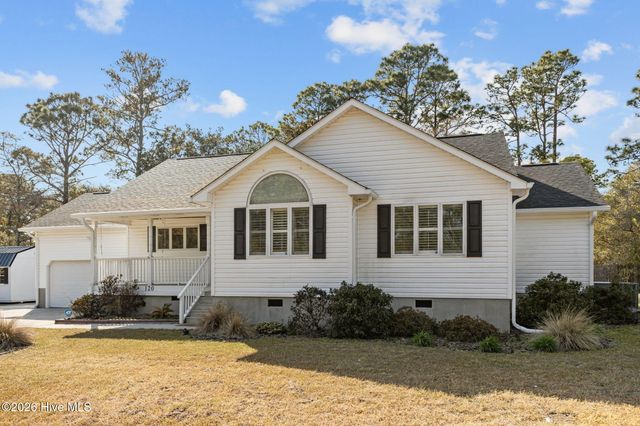 120 Robin Crescent, Cape Carteret, NC 28584