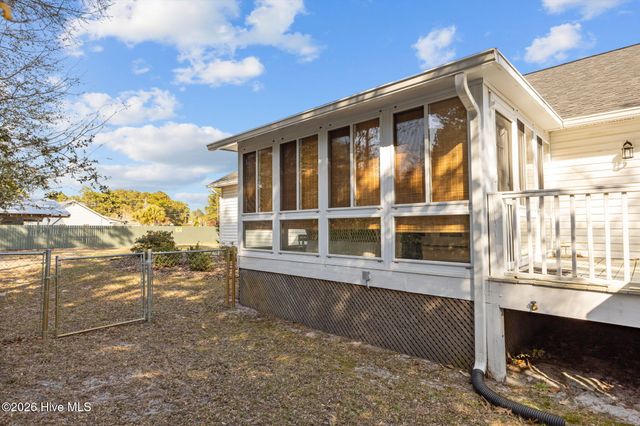 120 Robin Crescent, Cape Carteret, NC 28584