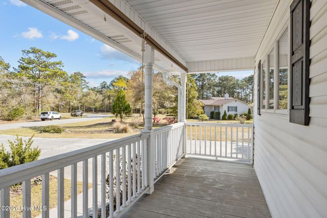 120 Robin Crescent, Cape Carteret, NC 28584