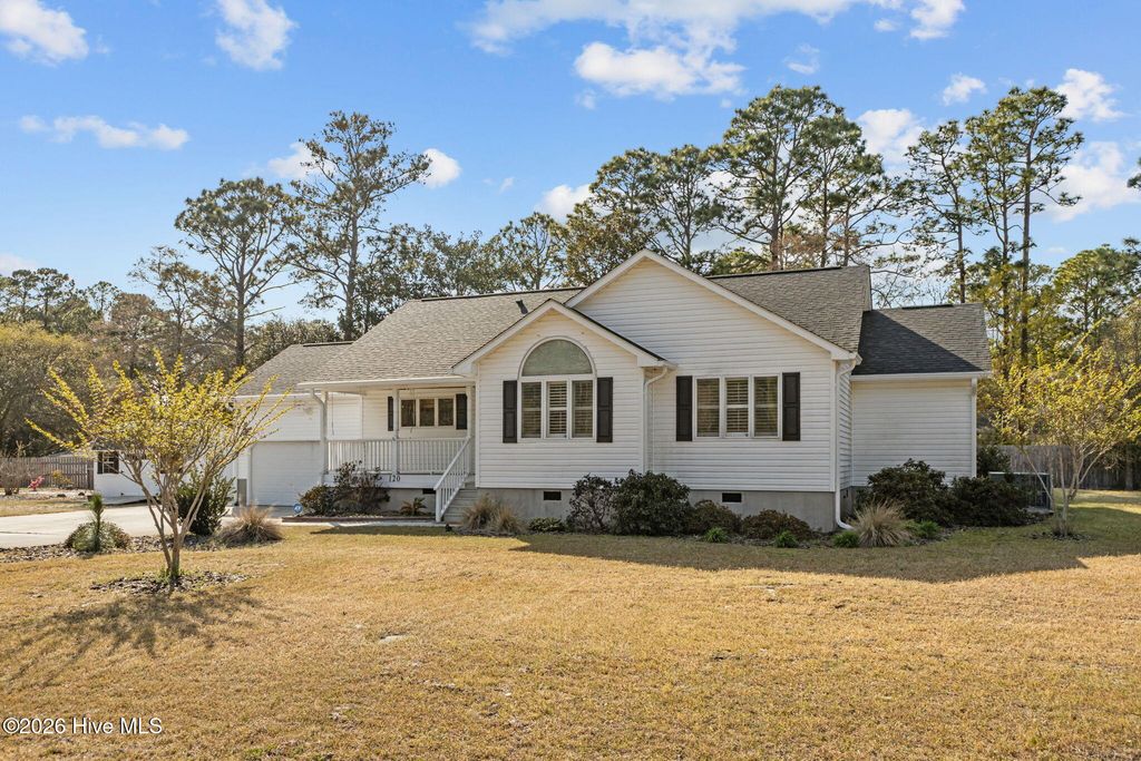 120 Robin Crescent, Cape Carteret, NC 28584