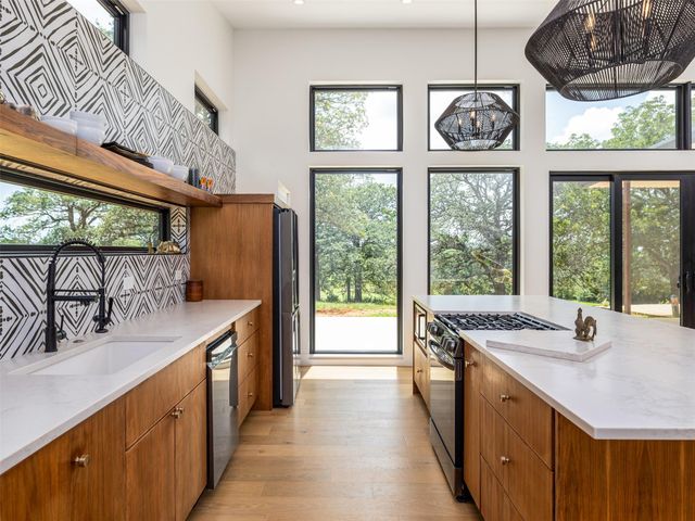 2181 County Road 481, Thrall, TX 76578