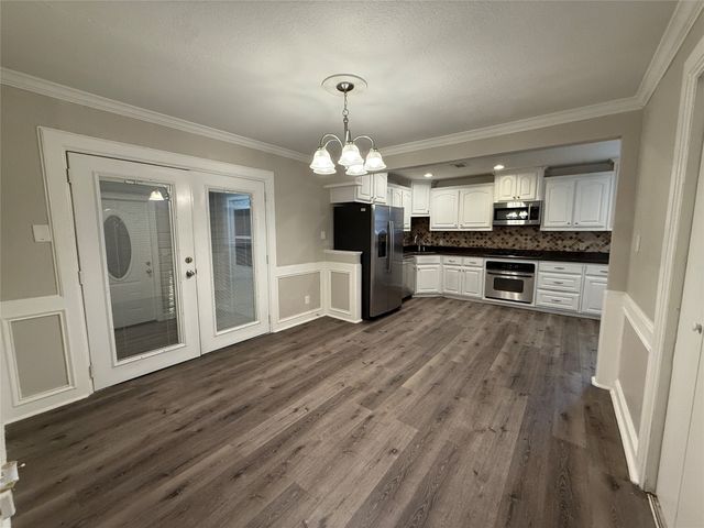 10403 Sandra Lynn Drive, Dallas, TX 75228