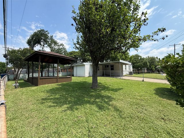 10403 Sandra Lynn Drive, Dallas, TX 75228
