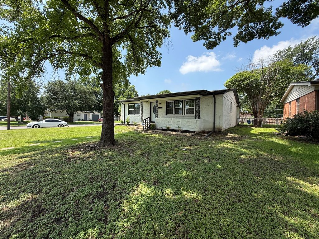 10403 Sandra Lynn Drive, Dallas, TX 75228