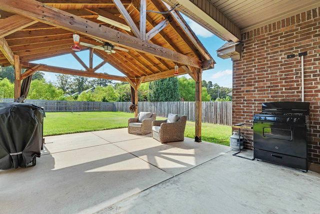 1545 Del Rey Court, Benton, AR 72019