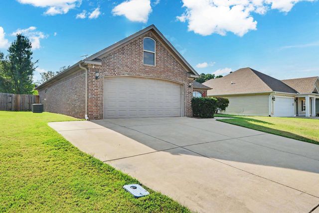1545 Del Rey Court, Benton, AR 72019