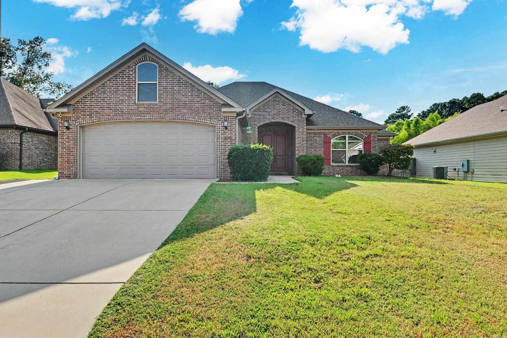 1545 Del Rey Court, Benton, AR 72019