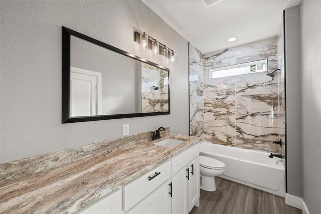 470 Elmwood Drive, Woodway, TX 76712