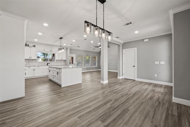 470 Elmwood Drive, Woodway, TX 76712