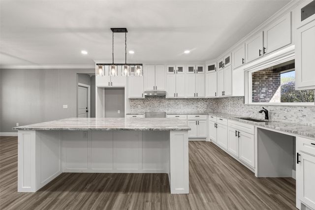 470 Elmwood Drive, Woodway, TX 76712