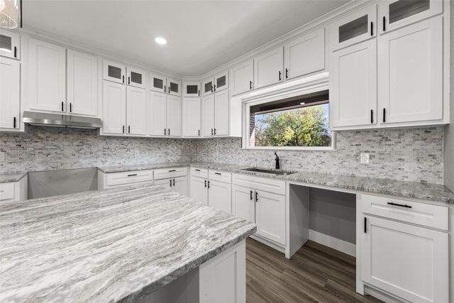 470 Elmwood Drive, Woodway, TX 76712