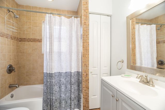 3728 N Oak Park Avenue, Chicago, IL 60634