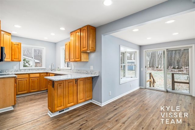 4455 Cloverleaf Drive, Grand Rapids, MI 49546