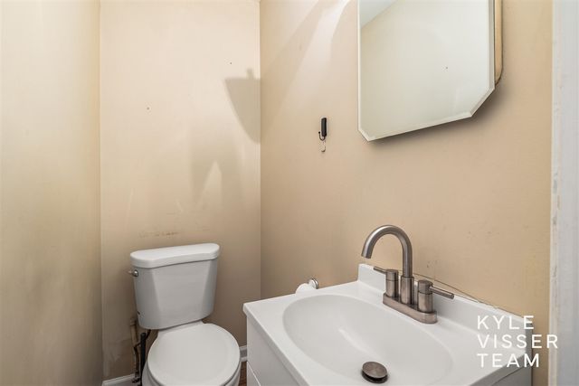 4455 Cloverleaf Drive, Grand Rapids, MI 49546