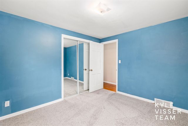 4455 Cloverleaf Drive, Grand Rapids, MI 49546