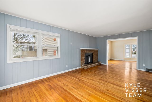 4455 Cloverleaf Drive, Grand Rapids, MI 49546