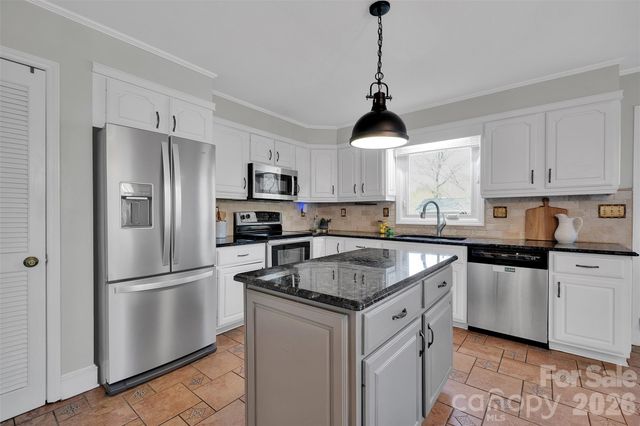 10311 Stonemede Lane, Matthews, NC 28105