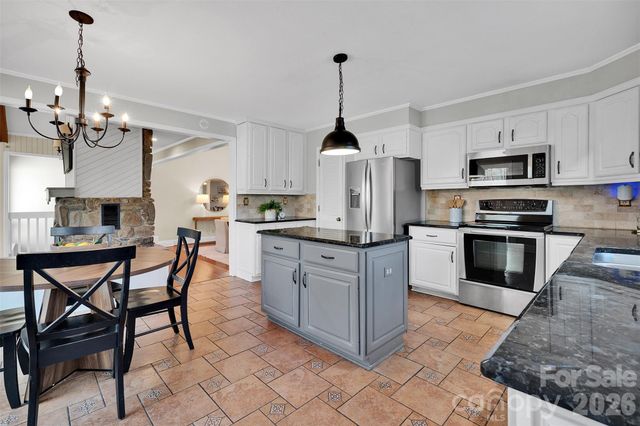 10311 Stonemede Lane, Matthews, NC 28105