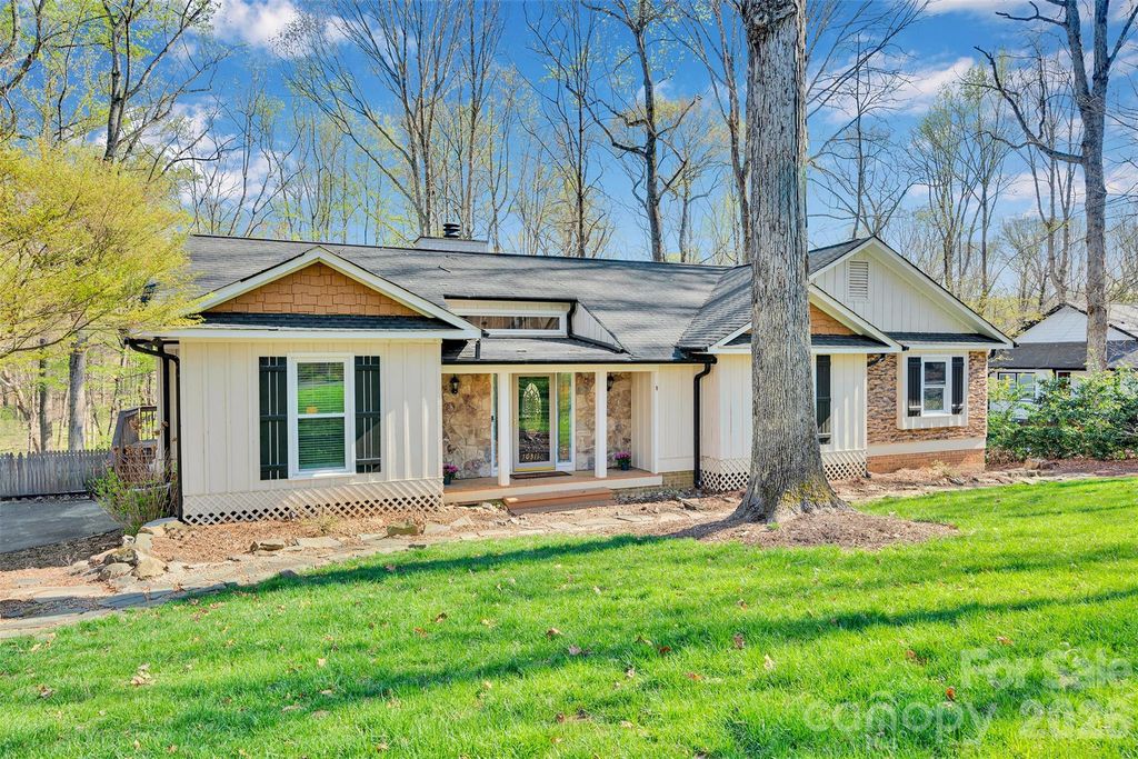 10311 Stonemede Lane, Matthews, NC 28105