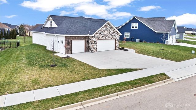 1050 Rosenthal Drive, Tipp City, OH 45371