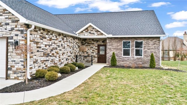 1050 Rosenthal Drive, Tipp City, OH 45371