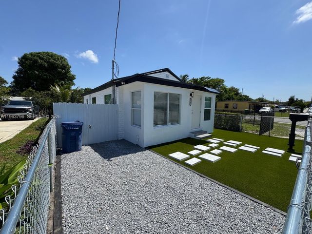 1794 NW 74th Ter, Miami, FL 33147